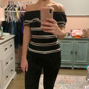 White House Black Market Off shoulder top NWT